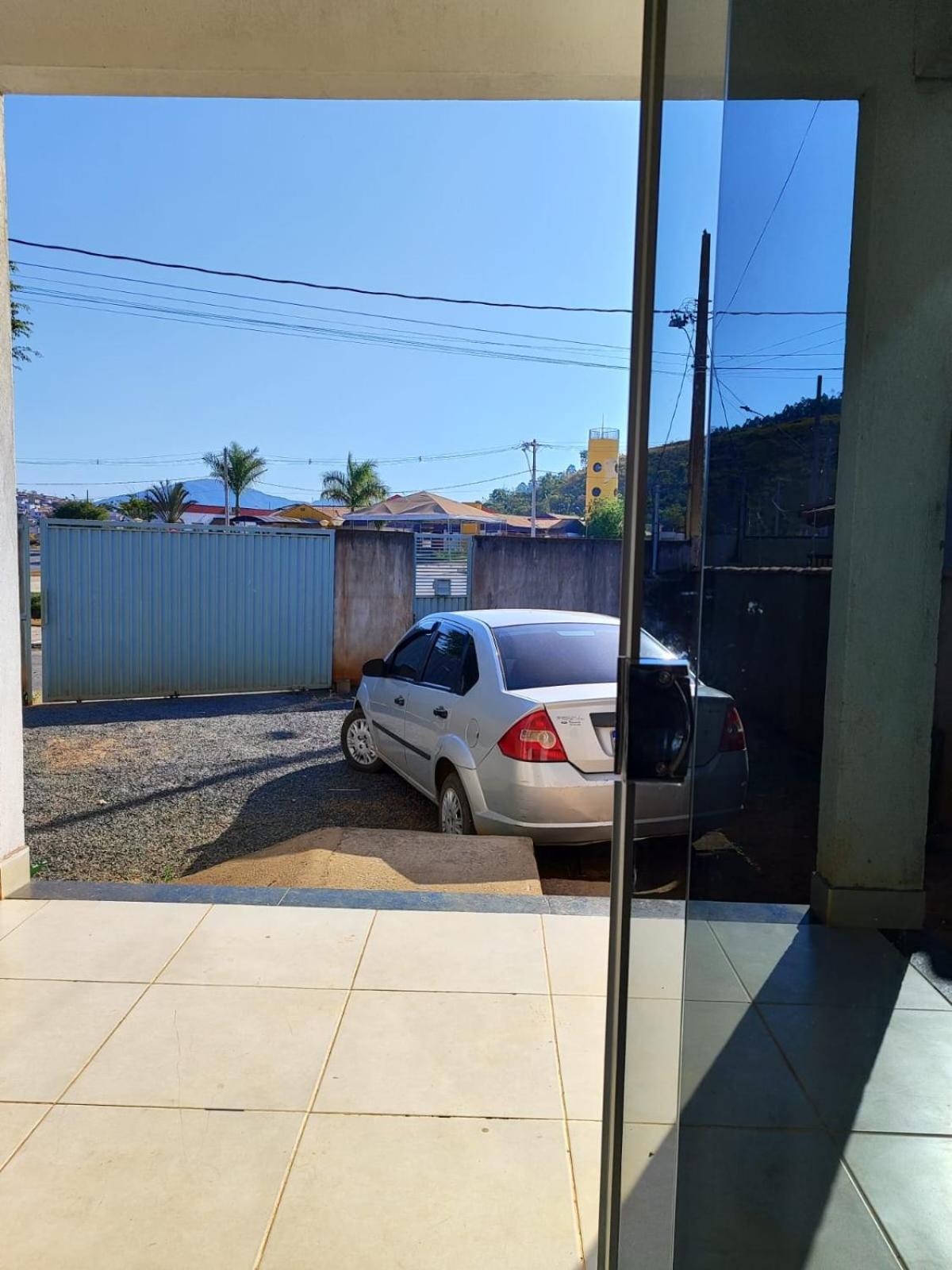 Casa Espacosa Em Frente A Pracinha Capitólio Eksteriør bilde
